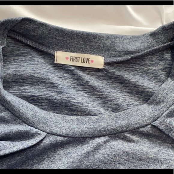 Cold Shoulder Ruffle Blouse - Picture 4 of 7